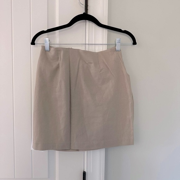 ASOS DESIGN Ruched Mini Skirt Stone size 2-NWT - Picture 9 of 12